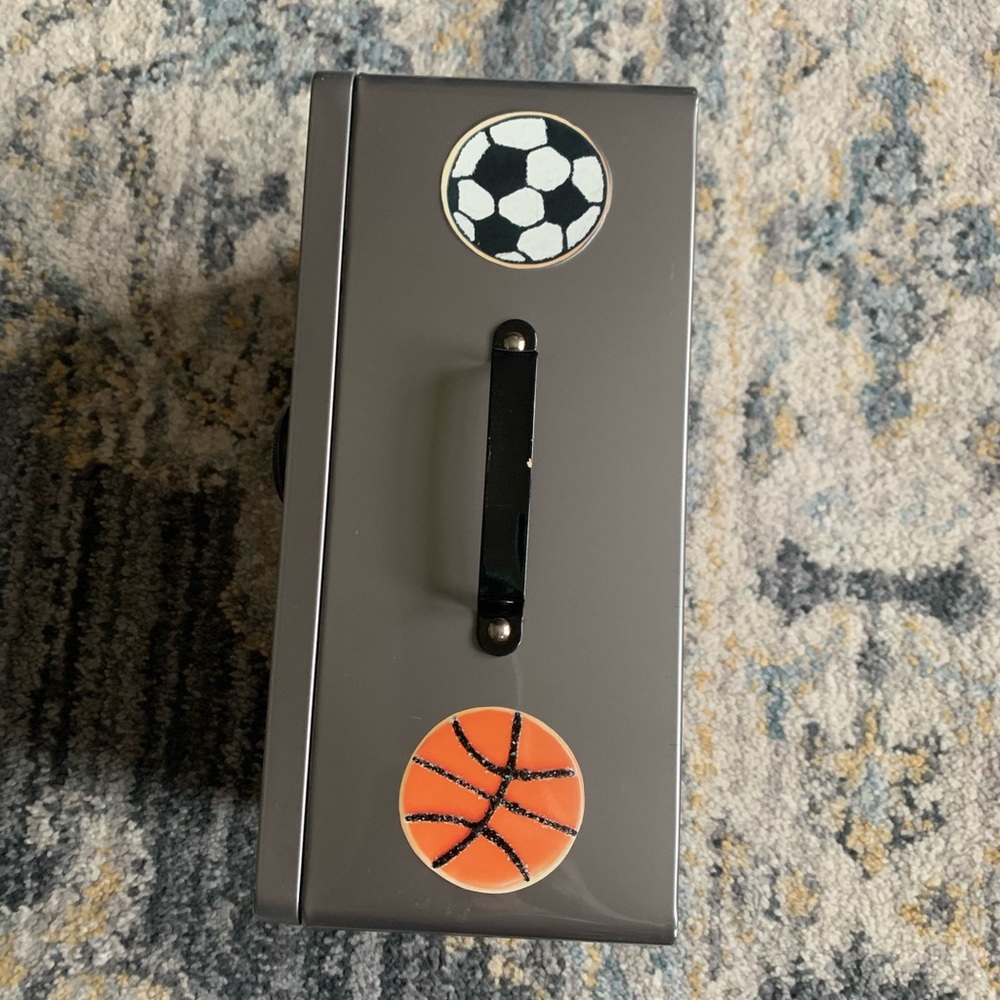 Williams Sonoma Kids All Star sports set of 8 cookies cutters - Picture 4 of 8